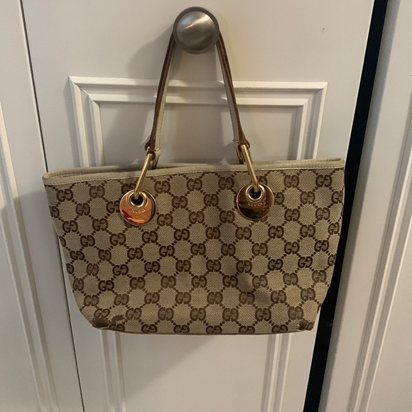 Authentic Gucci small hand bag - Picture 1 of 5